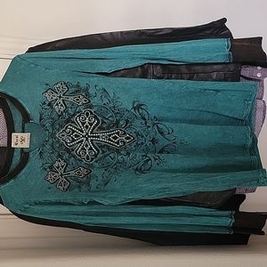 Women's Large Coral Top w crosses